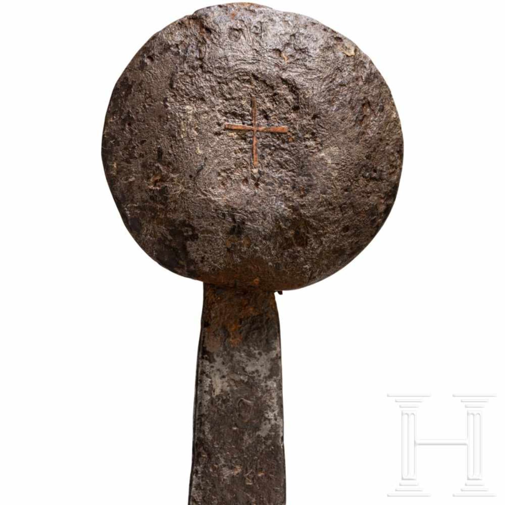 A German sword with disc pommel, circa 1300Sturdy, double-edged blade with long fuller on either - Bild 5 aus 8