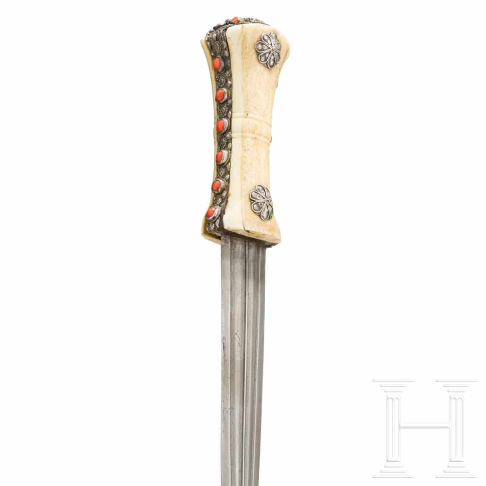 An Ottoman silver-mounted spearhead dagger, set with corals, circa 1800The double-edged blade in - Image 3 of 6