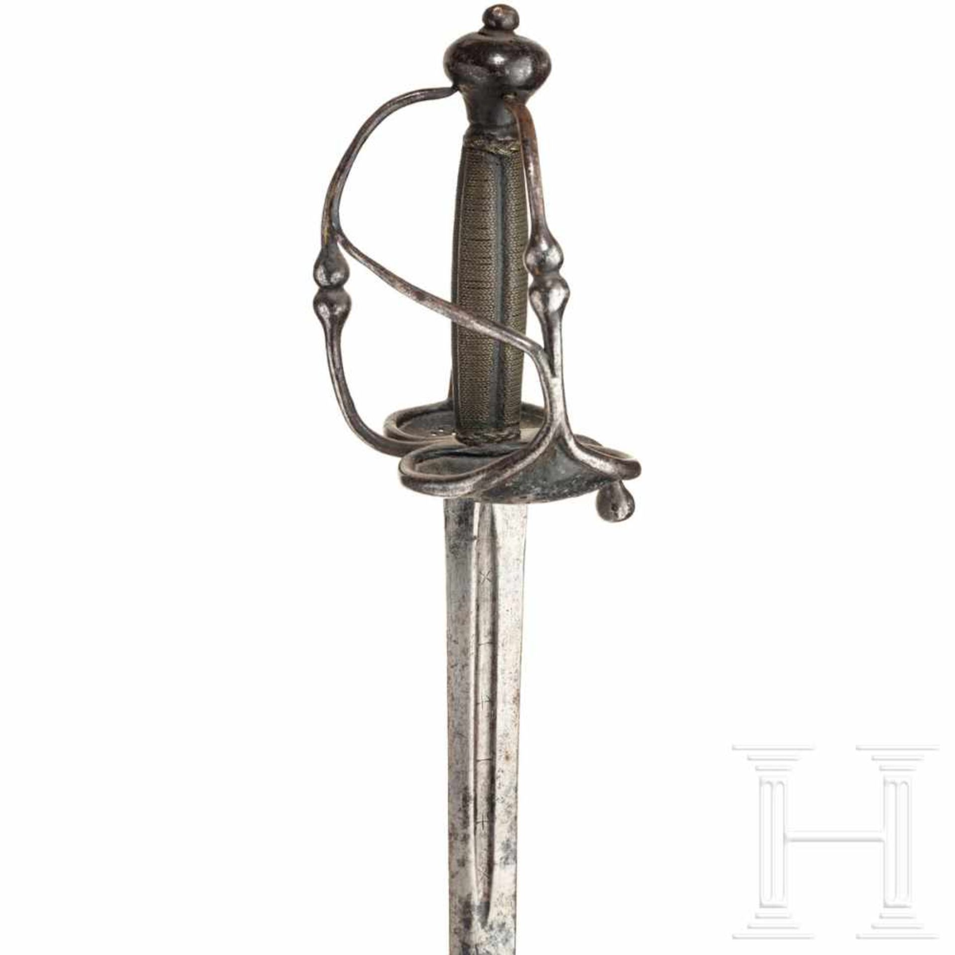 A German campaign sword, circa 1650Schlanke zweischneidige Klinge mit kurzen Hohlkehlen, darin - Bild 3 aus 3