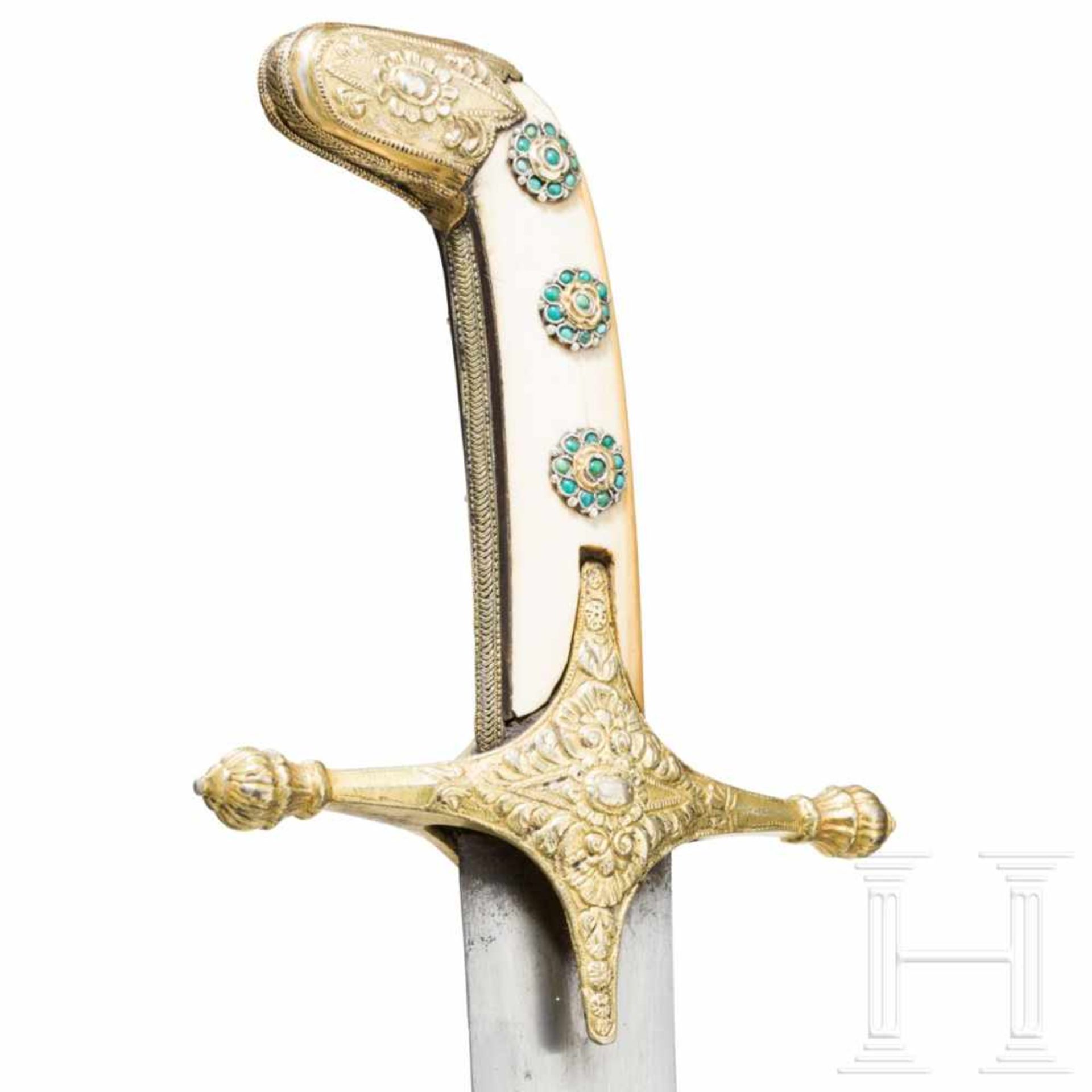 A Balkan Turkish silver-mounted, partially gilt kilij, set with turquoises, late 18th centuryThe - Bild 5 aus 6