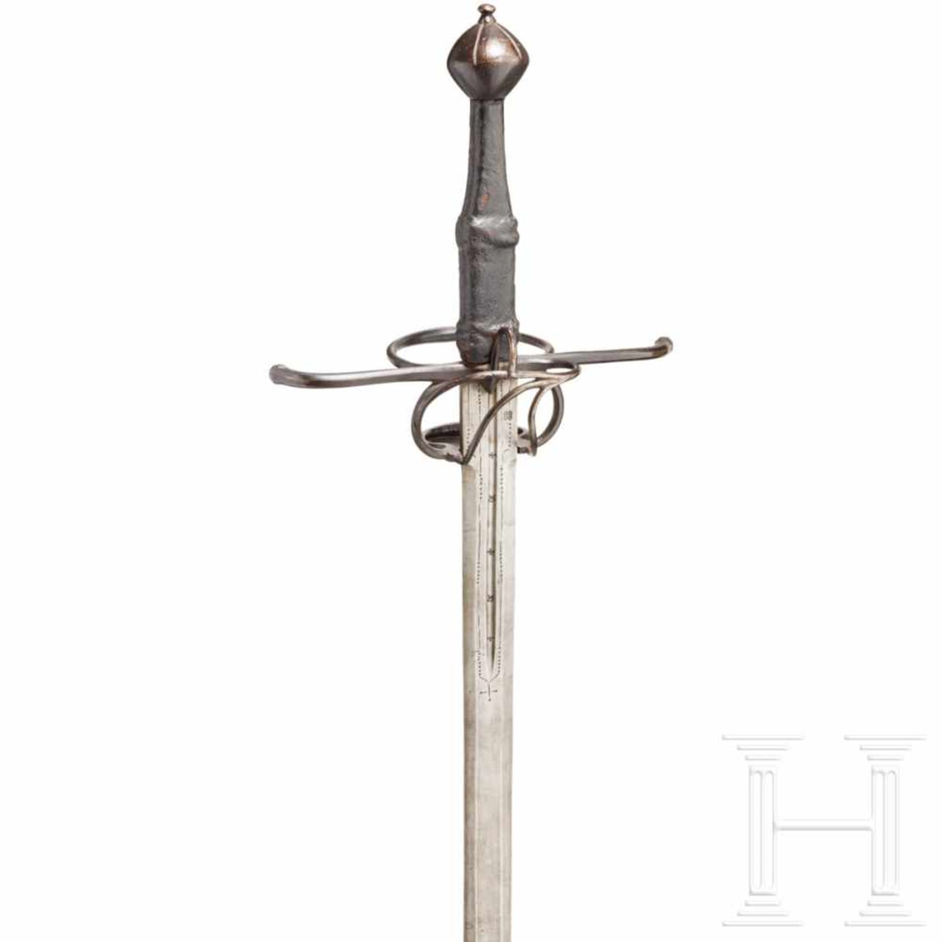 A German hand-and-a-half riding sword, circa 1570/80The double-edged blade of flattened hexagonal - Bild 4 aus 10