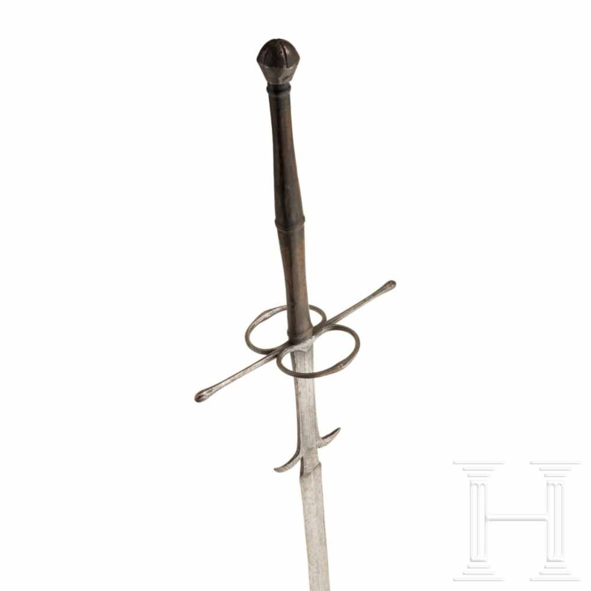 A German two-hand sword, circa 1580Beidseitig gegratete, zweischneidige Klinge mit seitlichen - Bild 3 aus 5