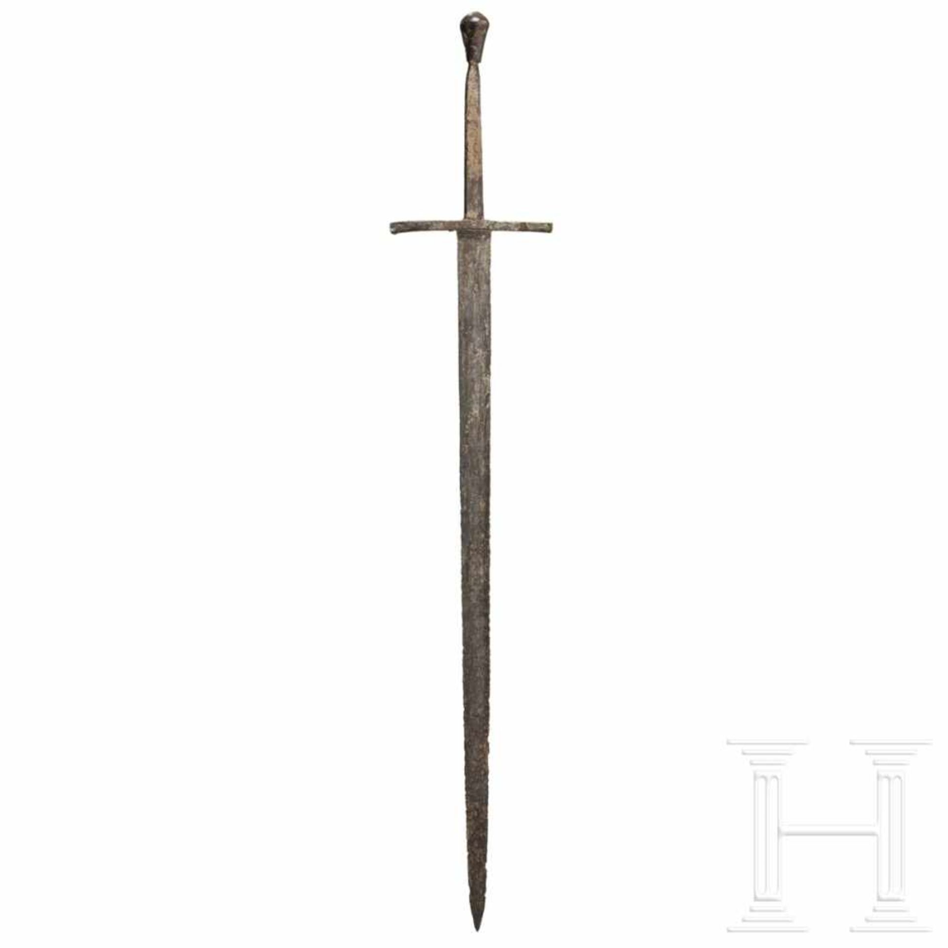 A German or Polish knightly sword, circa 1460Kräftige zweischneidige Klinge mit abgeflachtem - Bild 2 aus 5