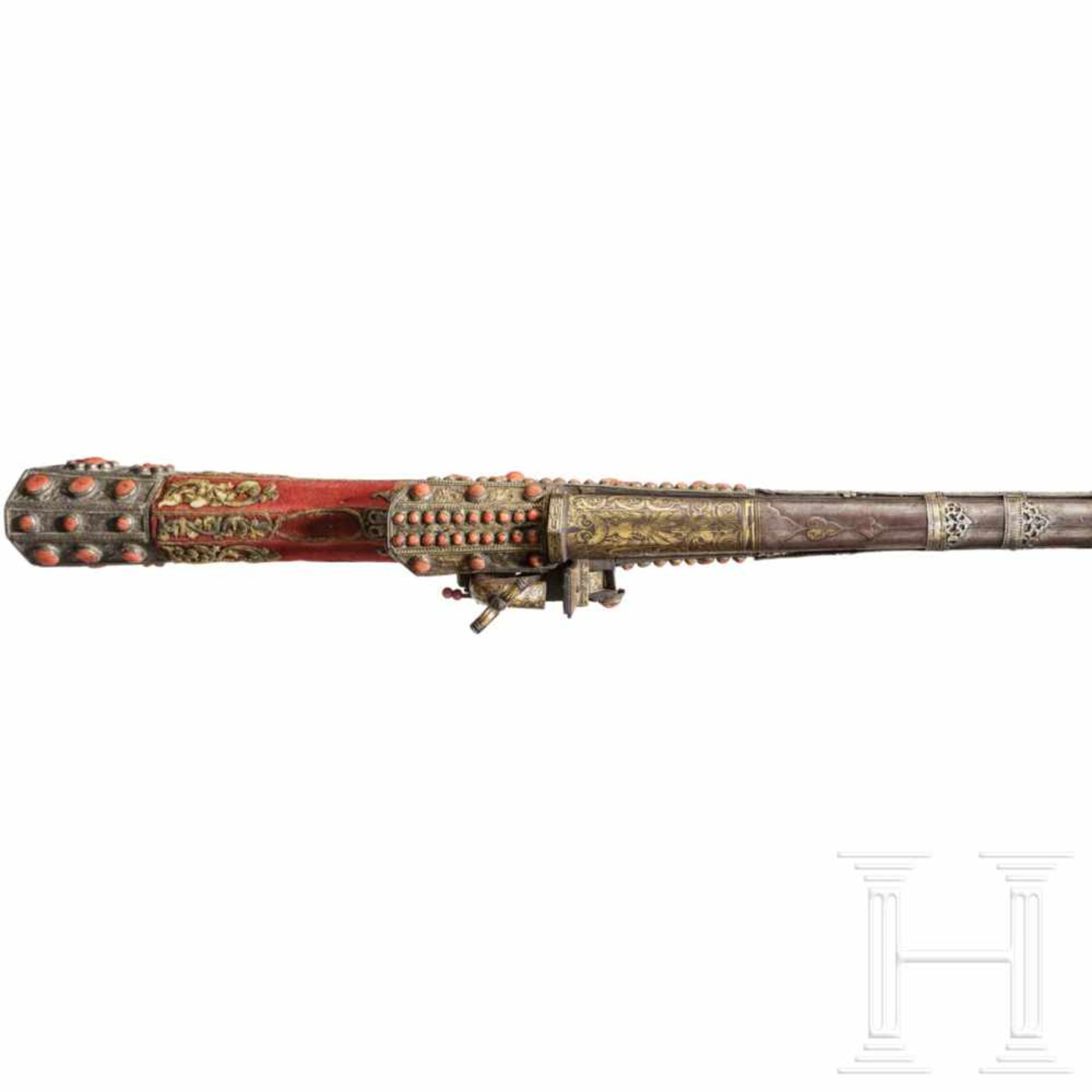 An Ottoman tüfek, set with corals, 18th centuryThe rifled barrel in Damascus steel with a - Bild 5 aus 9