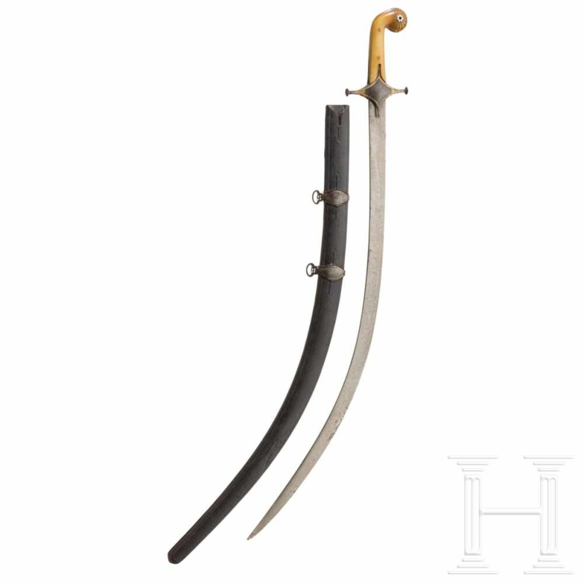 An Ottoman/Persian shamshir with a fine wootz-Damascus blade, circa 1800The broad, strongly - Bild 2 aus 5