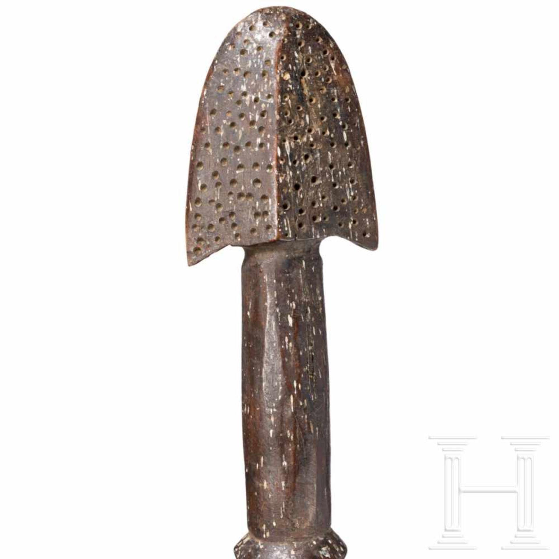 An Oceanian carved ceremonial staffReich beschnitzter Stab, durch doppelt konische, quaderförmige - Bild 5 aus 5