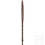 A sword club, Sepik river, Papua New GuineaHartholzkeule mit verbreitertem, mittig gegratetem