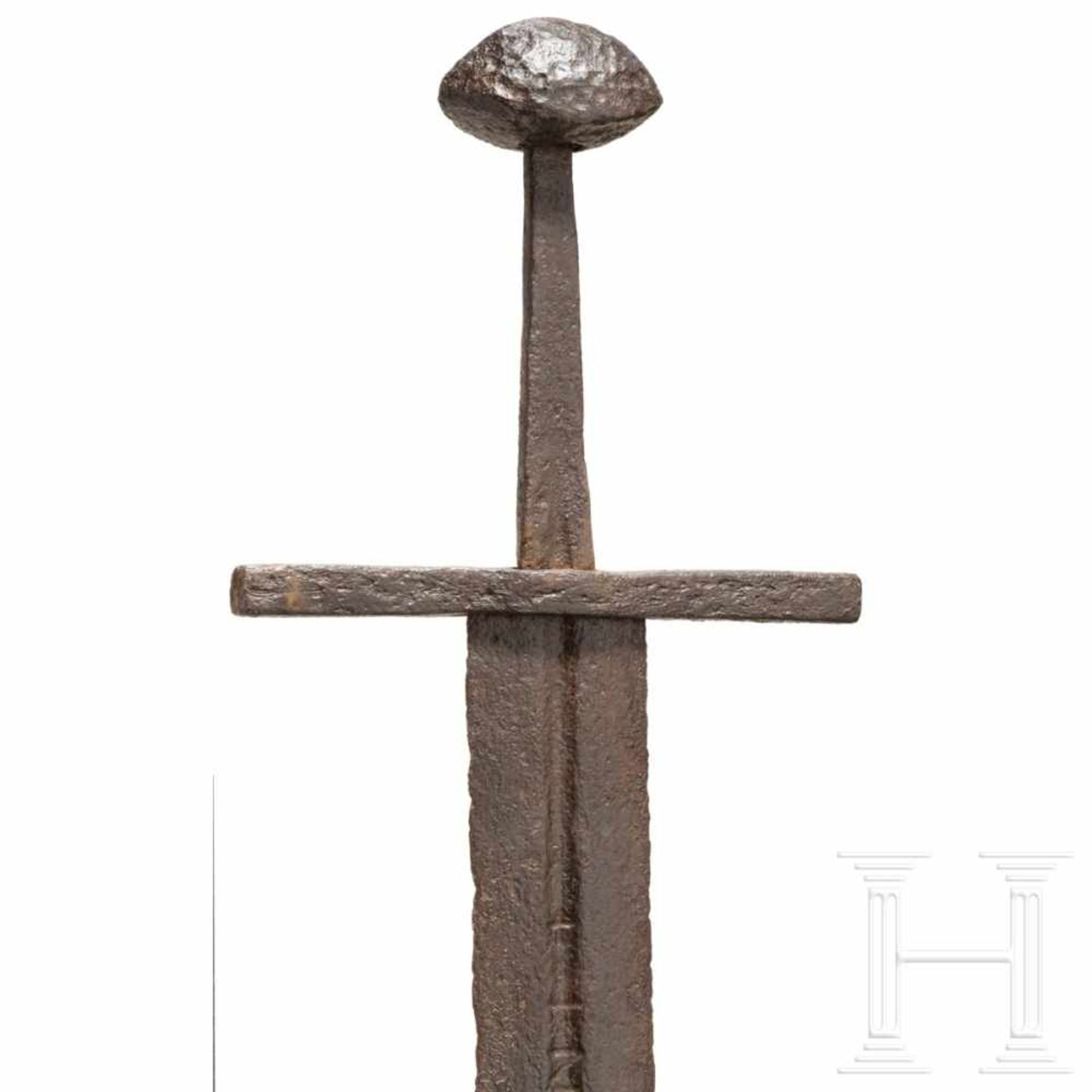 A German knightly sword, circa 1100 – 1150Sturdy, double-edged blade of lenticular cross-section. - Bild 5 aus 8
