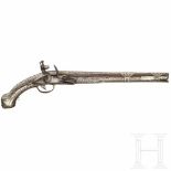 An Ottoman silver-mounted flintlock pistol, 18th centuryGlatter Lauf im Kaliber 14 mm, im