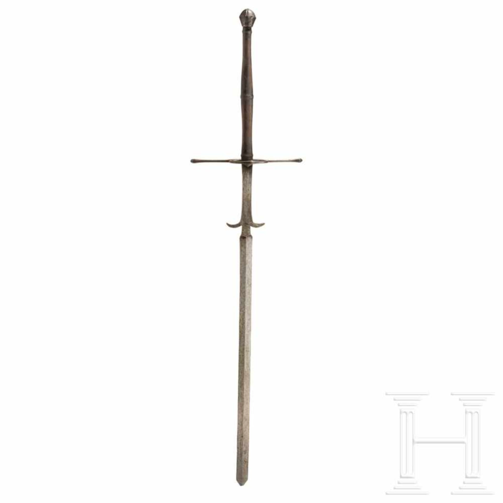 A German two-hand sword, circa 1580Beidseitig gegratete, zweischneidige Klinge mit seitlichen - Bild 2 aus 5
