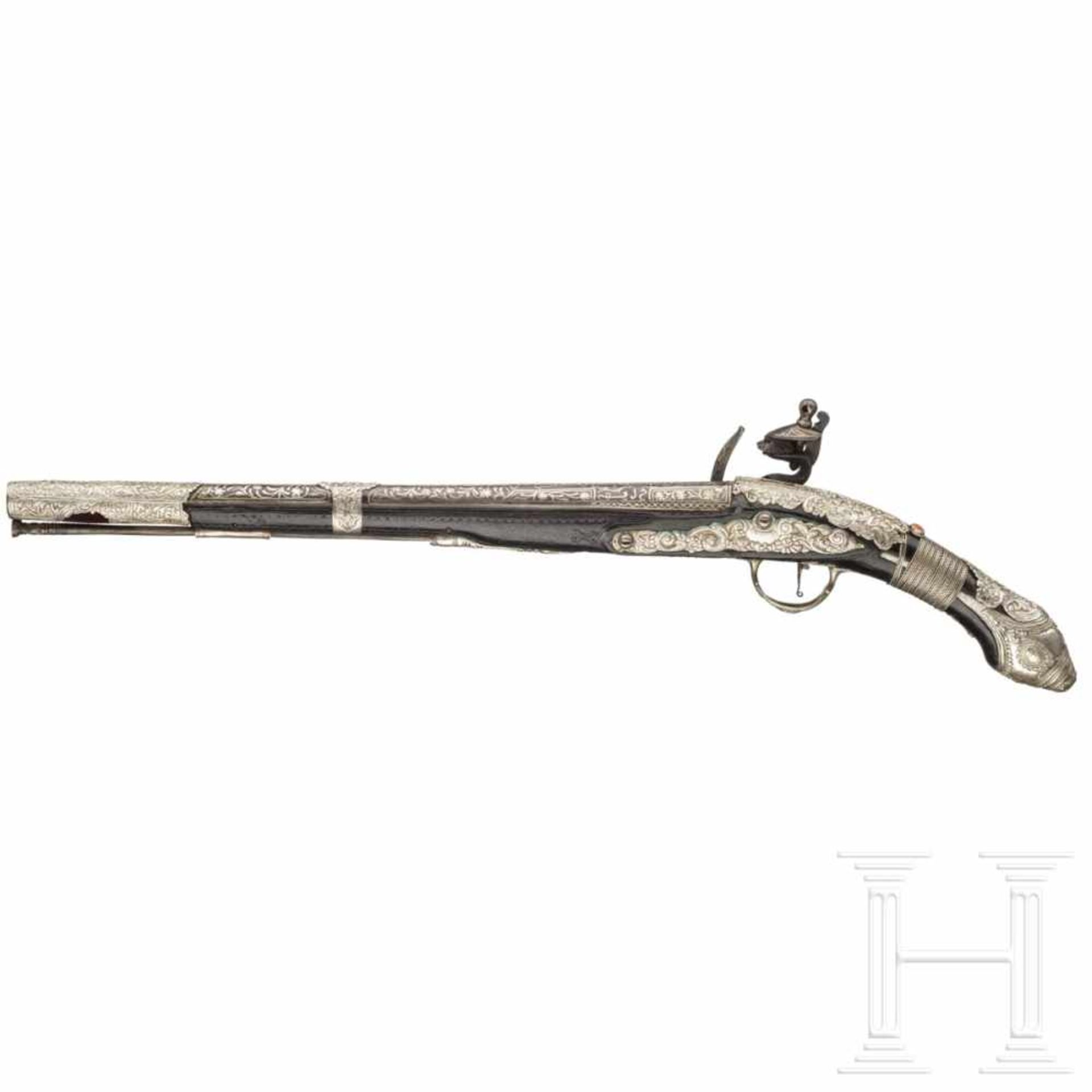 An Ottoman-Greek (Crete) silver mounted flintlock pistol, circa 1800Achtkantiger, in rund - Bild 2 aus 3