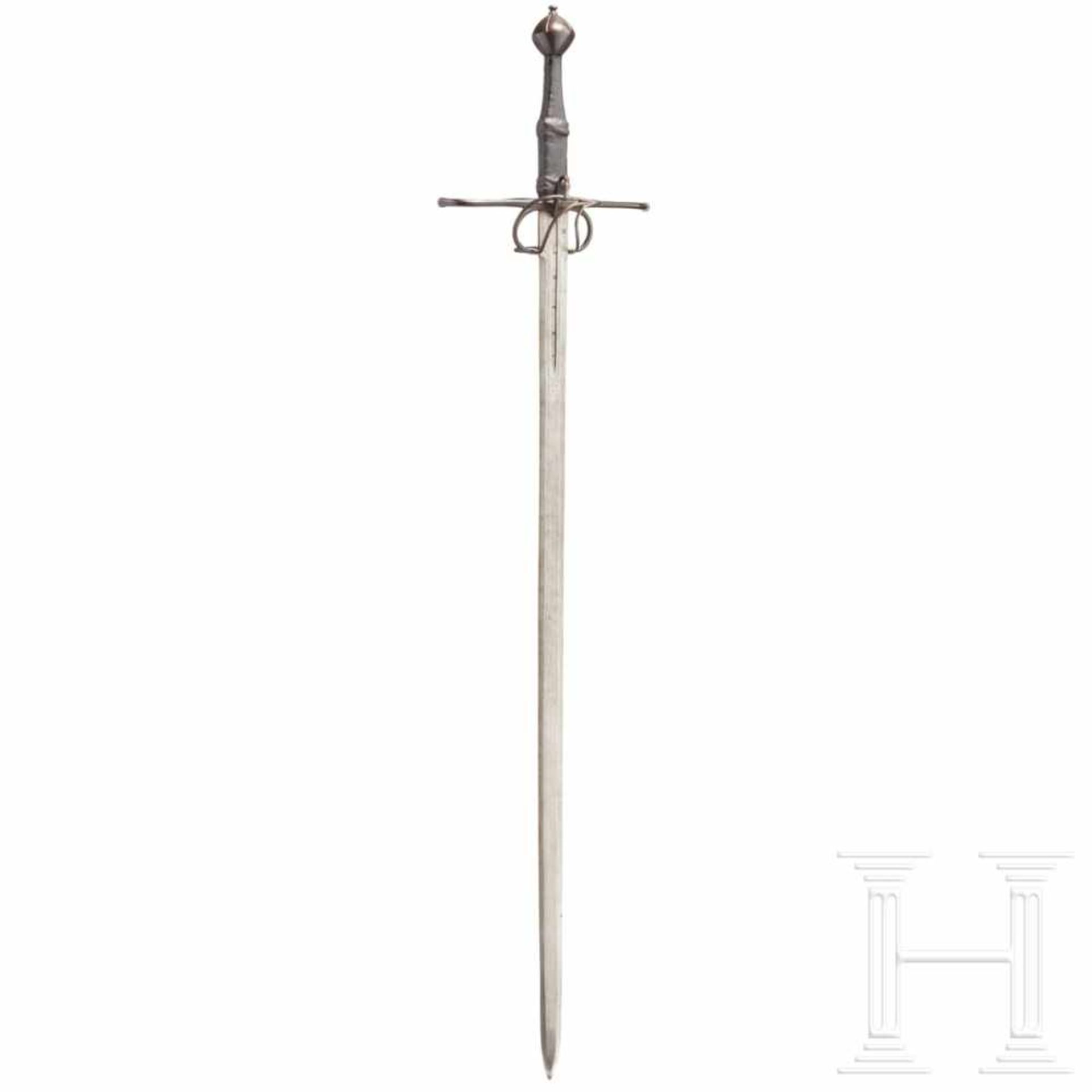 A German hand-and-a-half riding sword, circa 1570/80The double-edged blade of flattened hexagonal - Bild 3 aus 10