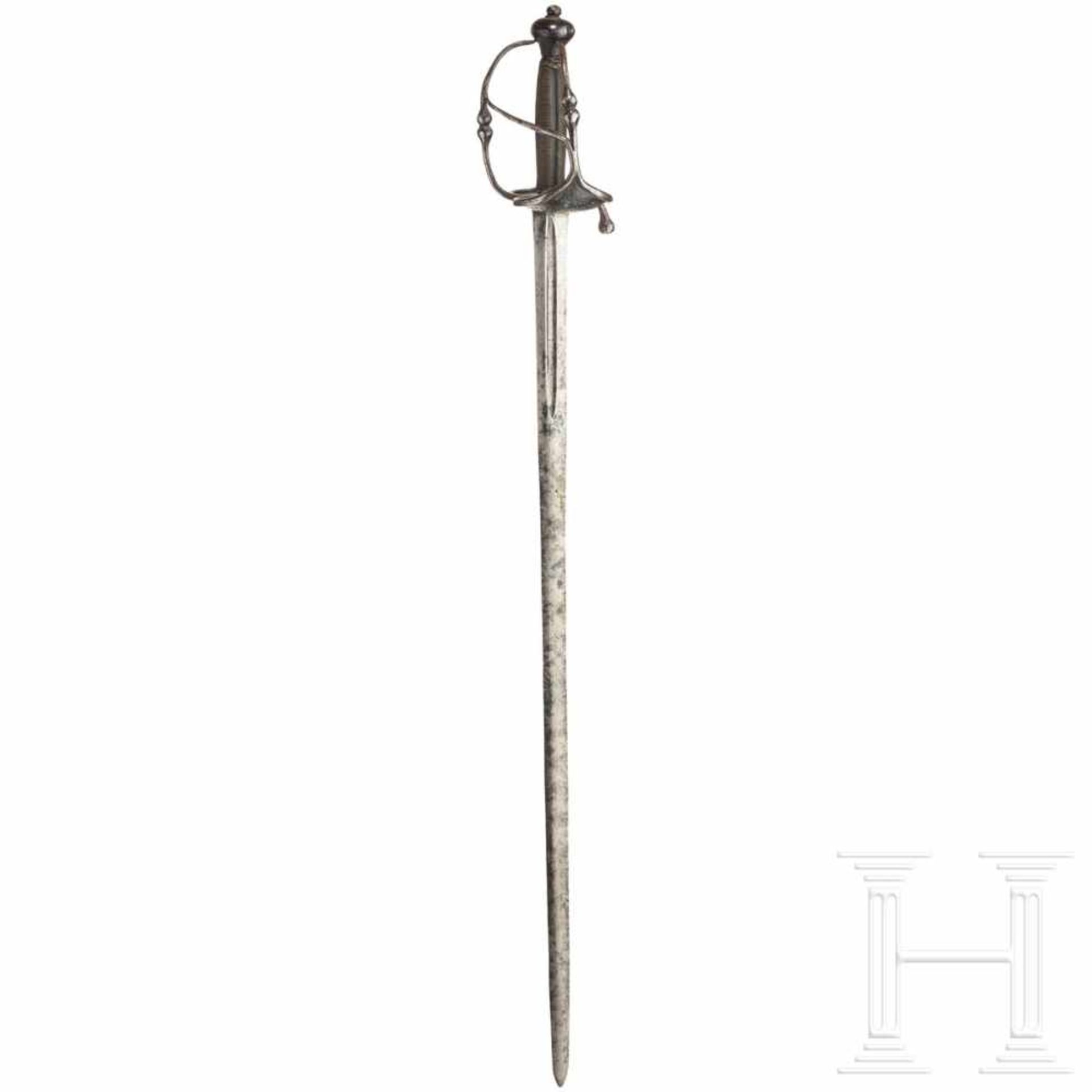A German campaign sword, circa 1650Schlanke zweischneidige Klinge mit kurzen Hohlkehlen, darin