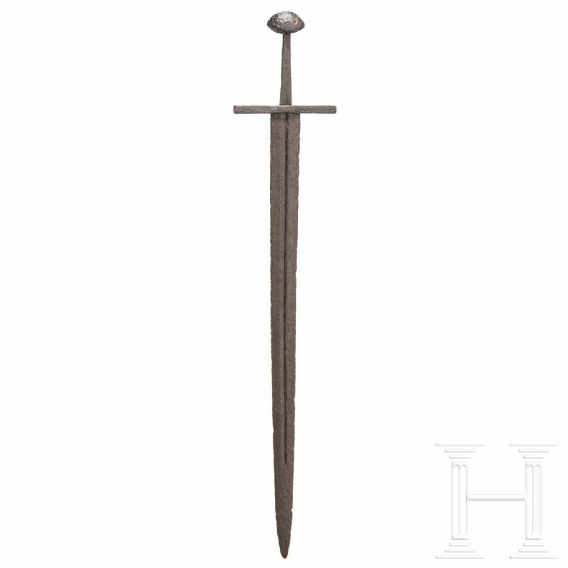 A German knightly sword, circa 1100 – 1150Sturdy, double-edged blade of lenticular cross-section. - Bild 3 aus 8