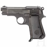 A Beretta M 35 with holsterKal. 7,65 mm Brown., Nr. 588596, nummerngleich. Blanker Lauf.