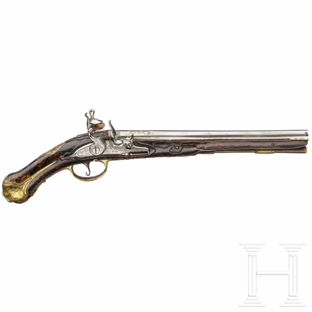 A Brescian flintlockpistol ca. 1740Glatter Lauf im Kaliber 11 mm, auf der Oberseite Laufschiene,