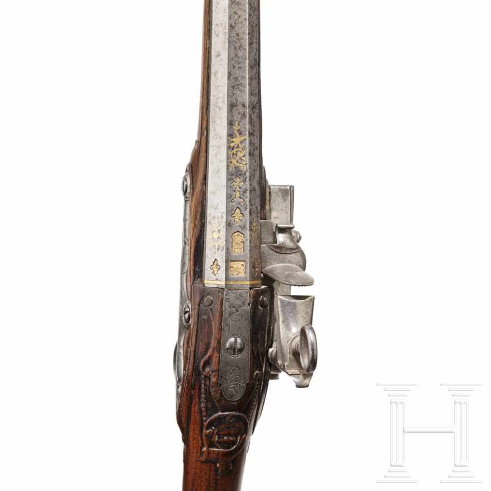 A Spanish Miquelet shotgun, Eibar, ca. 1760Glatter Lauf im Kaliber 17 mm, auf der Oberseite - Image 3 of 3