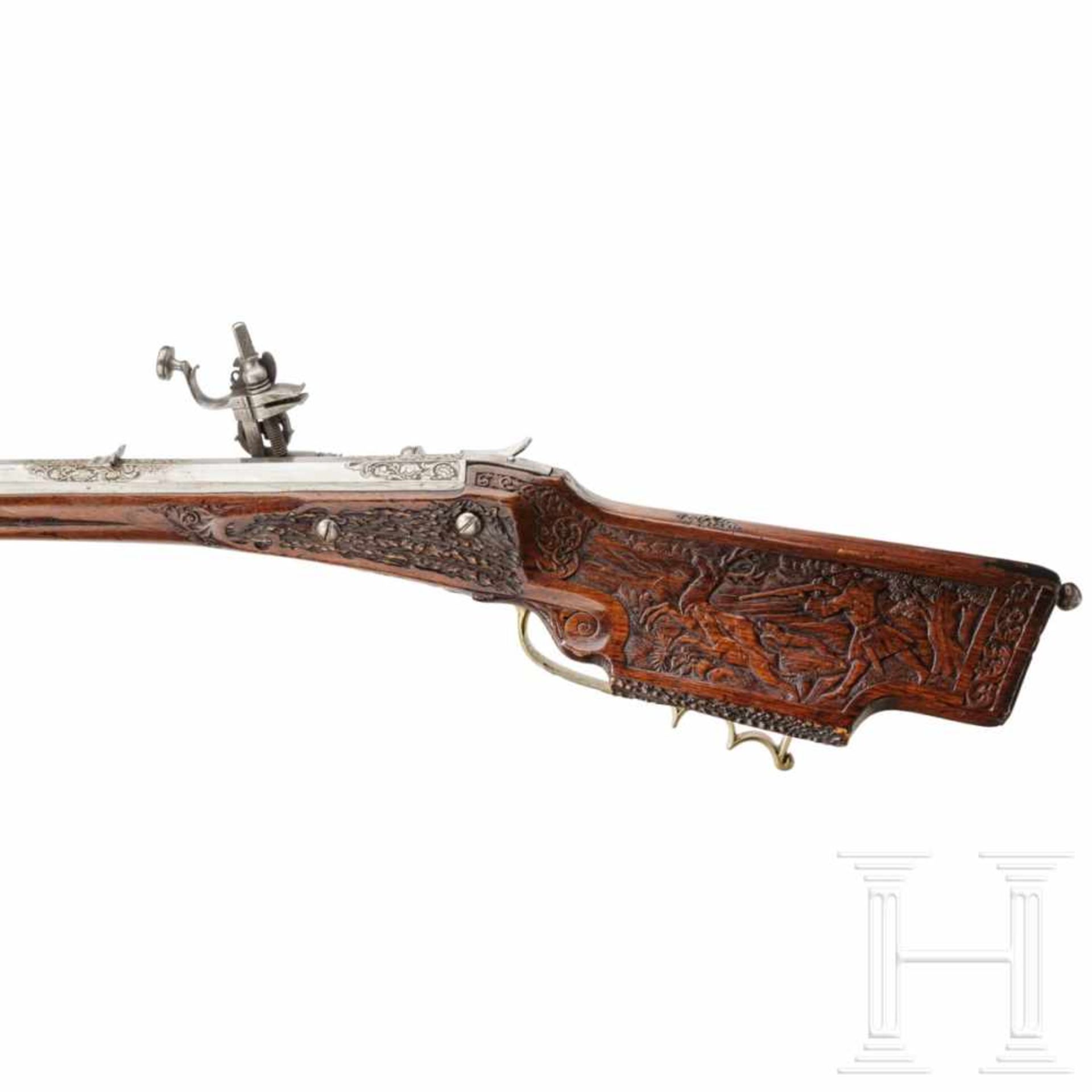 A German hunting wheellock rifle, the stock inlaid with staghorn, circa 1700The octagonal barrel - Bild 5 aus 7