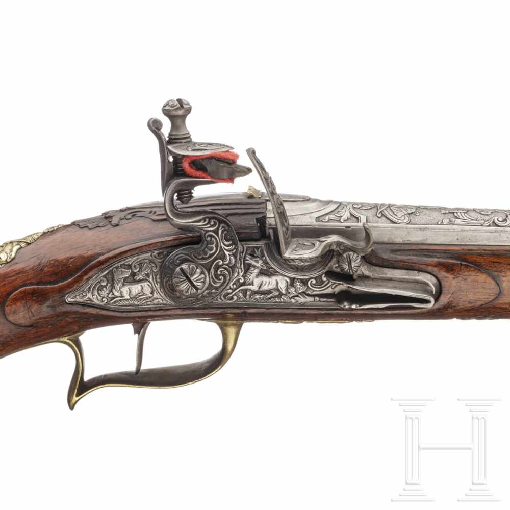 A fine German flintlock pistol, Franconia or Bohemia, circa 1730Runder Lauf mit abgesetzter - Image 3 of 8