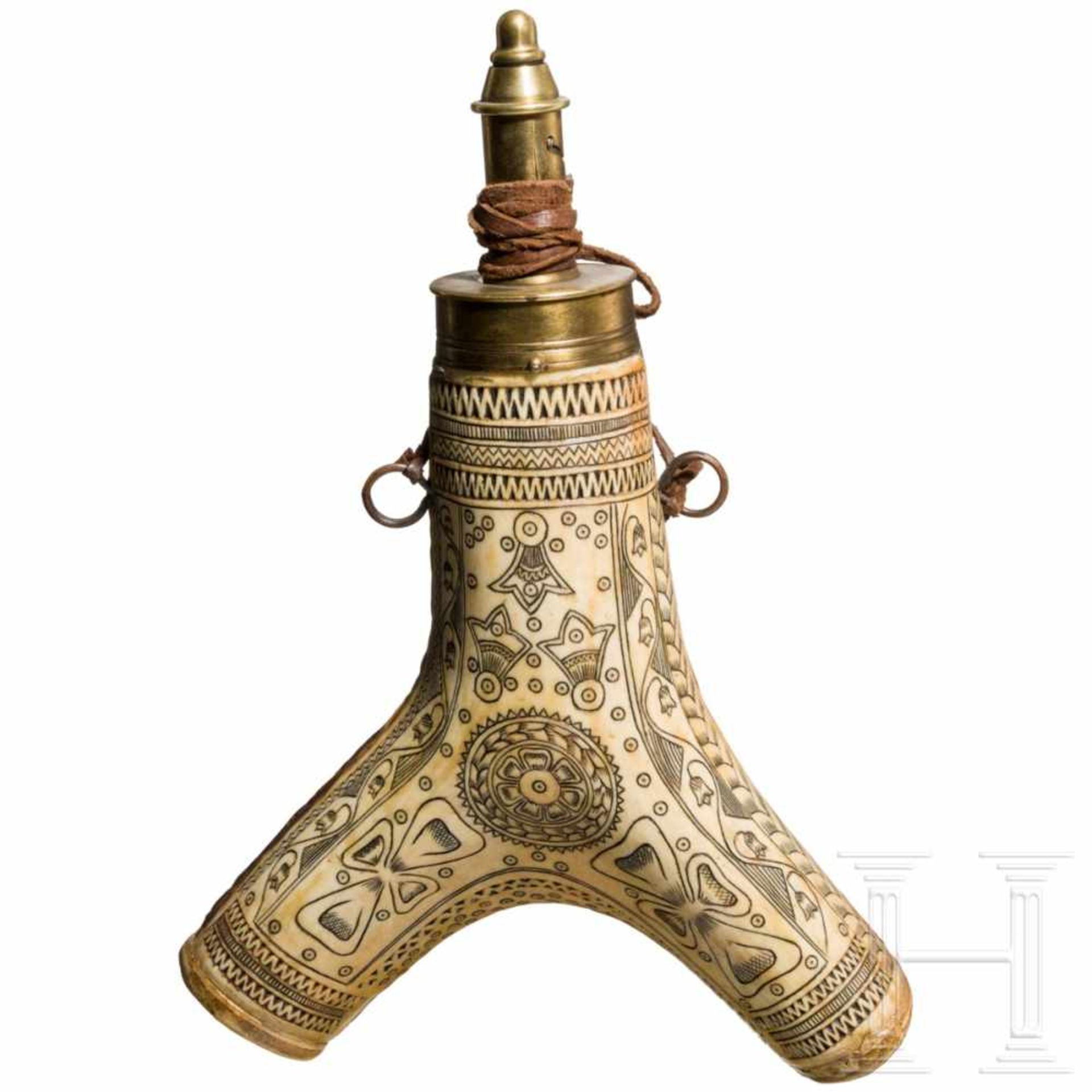 A carved Transylvanian powder flask, 18th/19th centuryFork-shaped powder flask made of deer