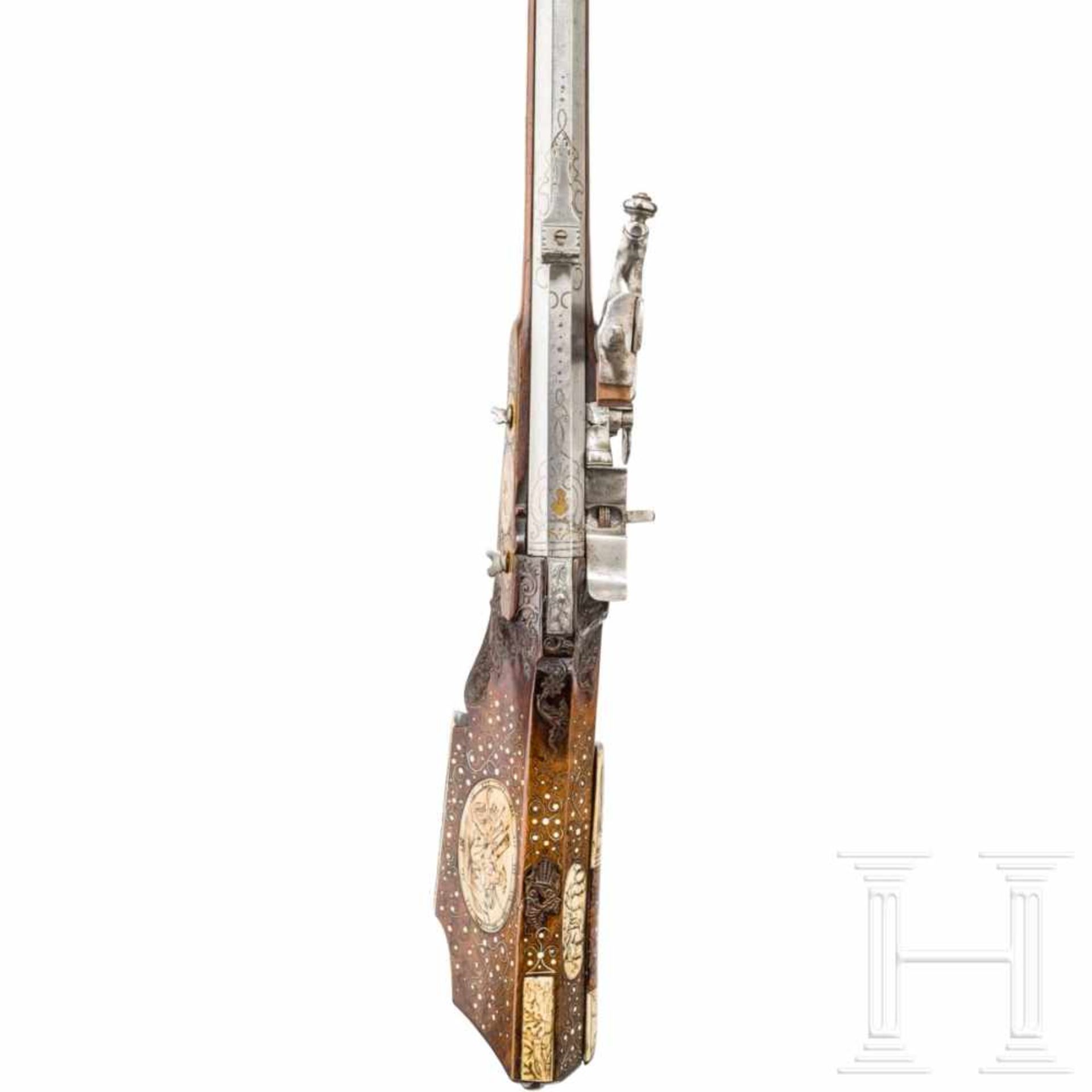 A Bohemian deluxe wheellock rifle with rich bone veneer, circa 1680/1700Octagonal barrel slightly - Bild 5 aus 9