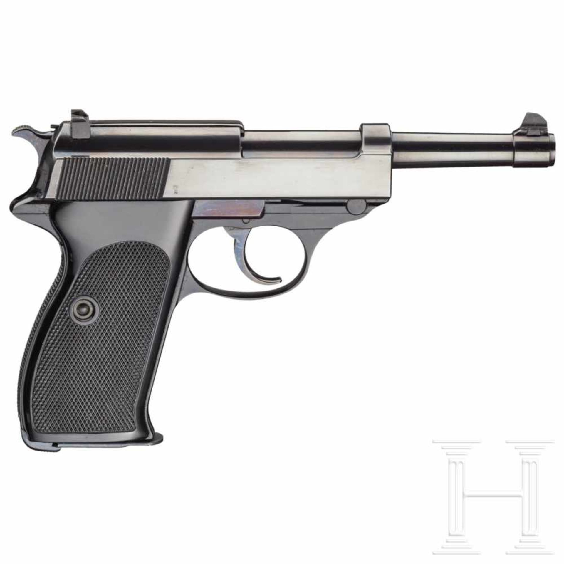 A Walther P 38 Ulm in polished finish Kal. 9 mm Luger, Nr. 330940. Nummerngleich. Blanker Lauf. - Bild 2 aus 2