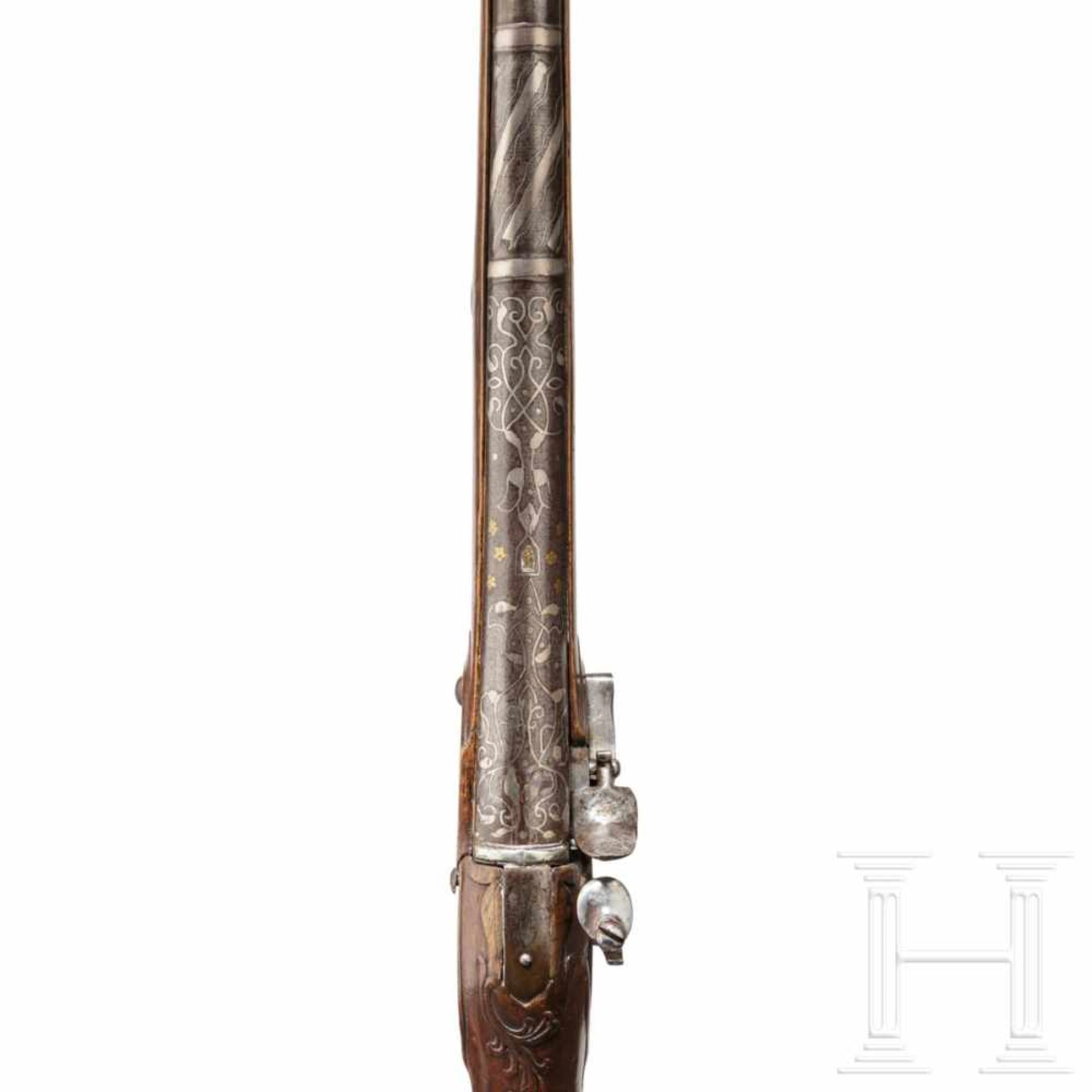 A South German flintlock gun with Osmanic barrel, circa 1720Glatter Lauf aus Damaststahl im - Bild 3 aus 3