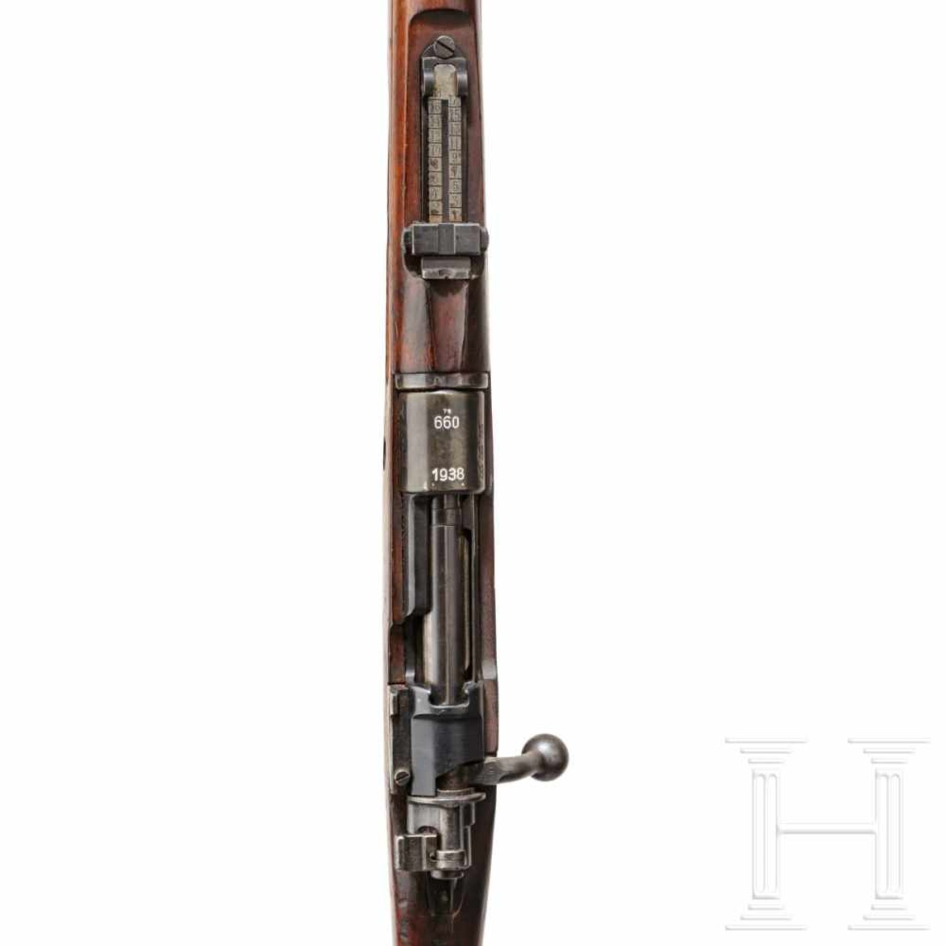 A "Luftwaffe carbine", code "660 -1938"Kal. 8x57 IS, Nr. 882, nummerngleich. Lauf matt. - Bild 3 aus 3