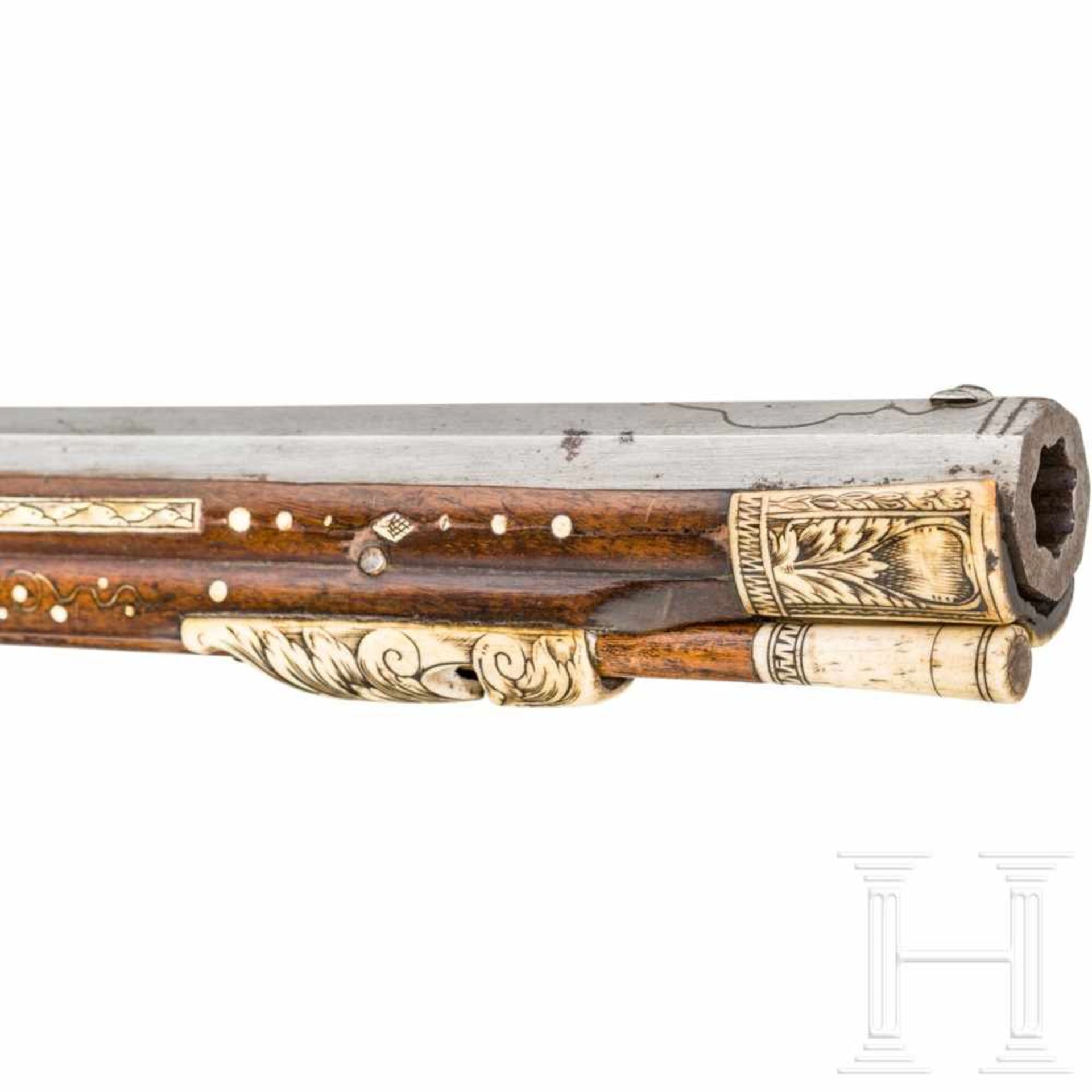 A Bohemian deluxe wheellock rifle with rich bone veneer, circa 1680/1700Octagonal barrel slightly - Bild 7 aus 9