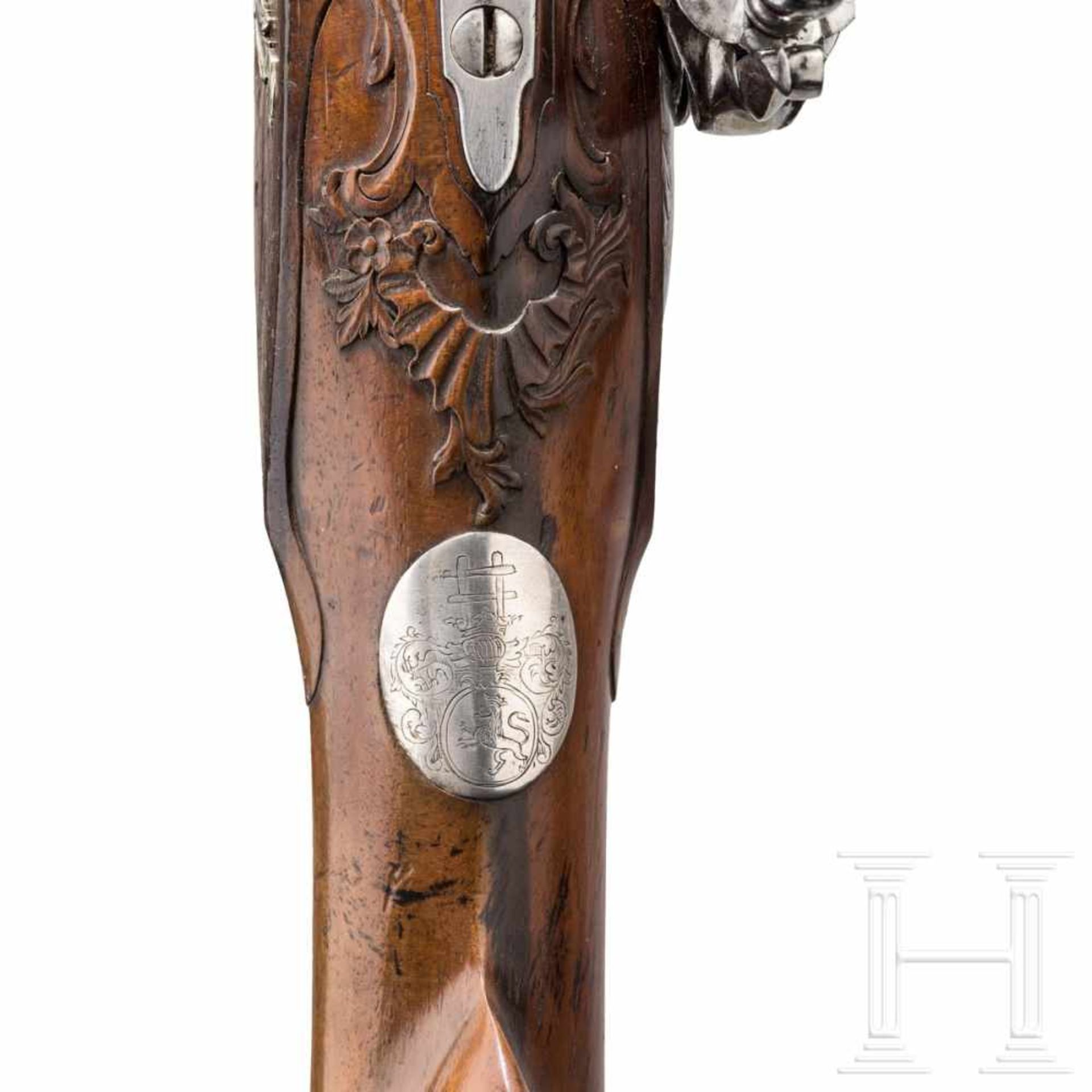 A silver-mounted flintlock rifle, Friedrich Ostermann, Copenhagen, circa 1710/20Round barrel with - Bild 4 aus 4