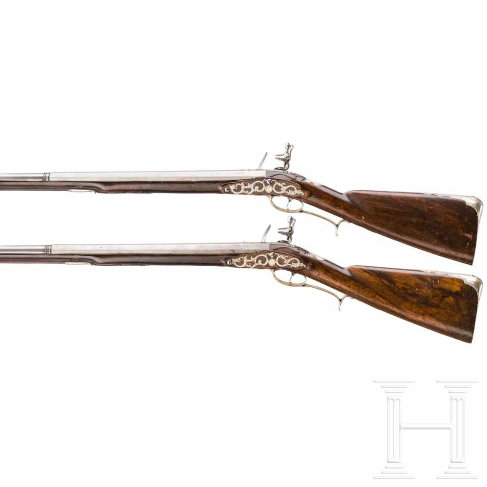 A pair of silver-mounted flintlock rifles, Elferding, Onoldsbach (Ansbach/Bavaria), circa 1730Two- - Bild 2 aus 7