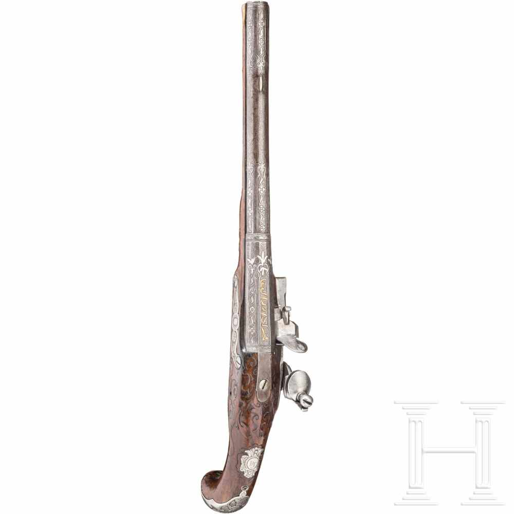 A silver-mounted long flintlock pistol, Dresden, ca. 1740Achtkantiger, nach Baluster runder und - Image 4 of 6