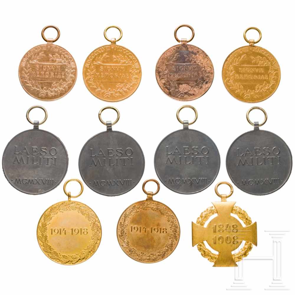 A group of eleven awardsVier Regierungs-Jubiläumsmedaillen in Bronze, das Jubiläumskreuz 1908 in der - Image 2 of 2