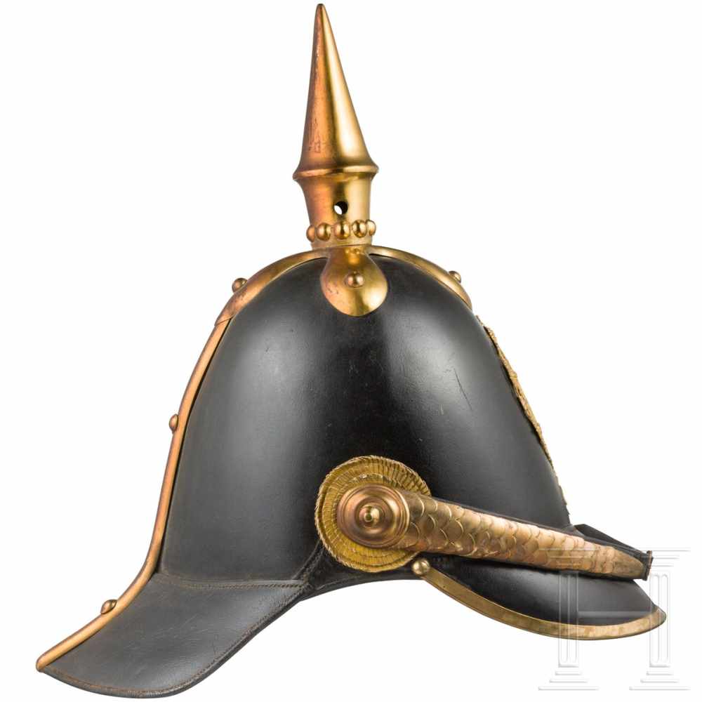 A helmet M 1845 for officers of the line infantryHoher, schwarz lackierter Lederkorpus mit rundem - Image 2 of 3