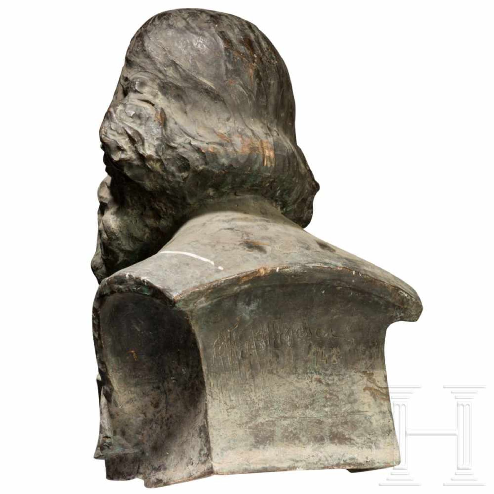A greater than life-size Karl Marx bronze bustDie Büste stammt aus einem Büro der Rumänischen - Bild 3 aus 4