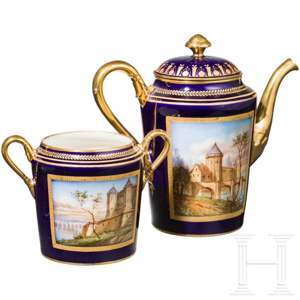 A coffee can and a sugar bowl of the Sèvres manufactory, circa 1807Dunkelblau gefärbtes, - Image 2 of 4