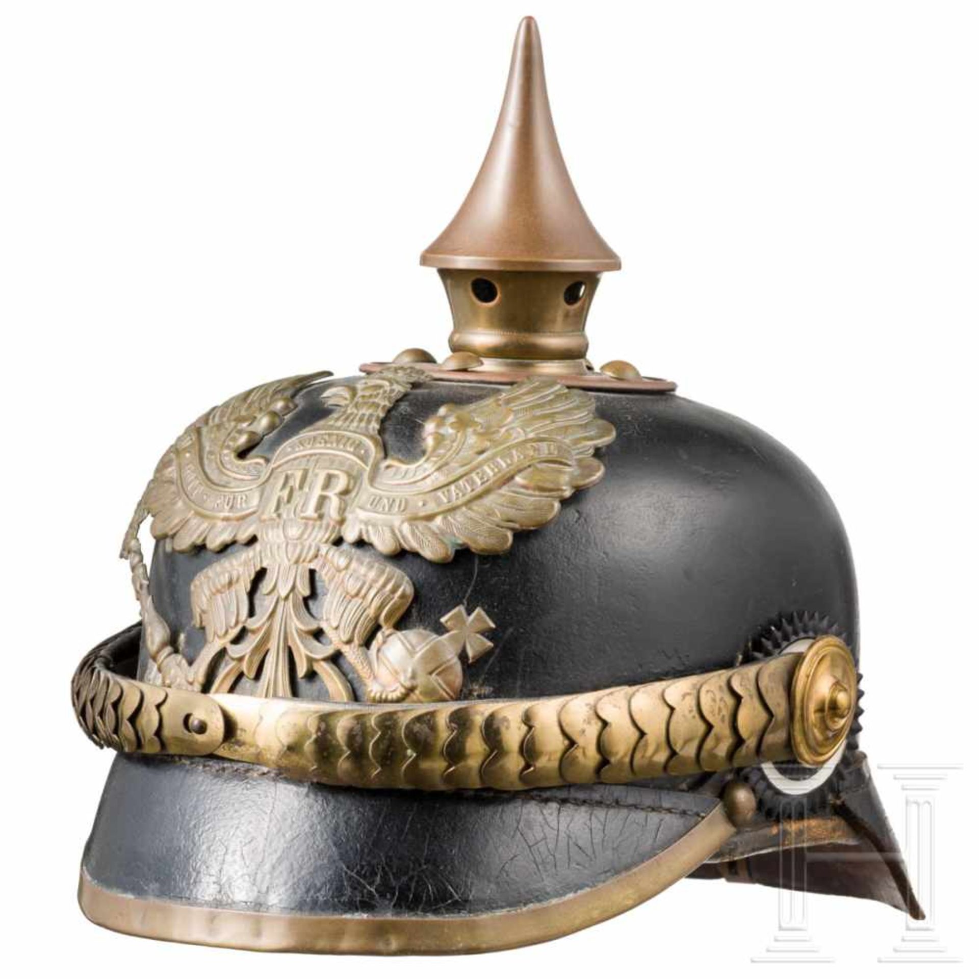 A helmet for enlisted men of the infantry, circa 1914Schwarz lackierter Lederkorpus mit