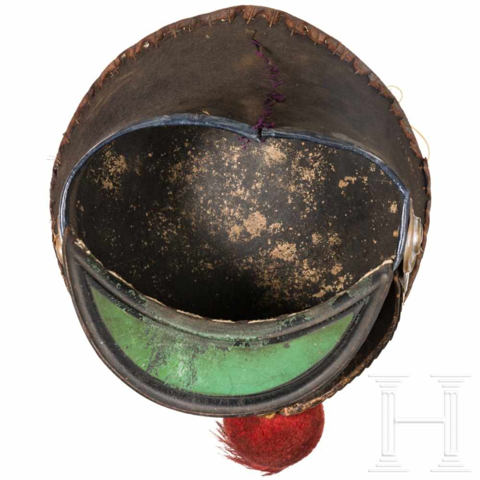 A shako with Dutch emblem, 19th centuryZusammengestellt. Mit Mohairfilz bezogener Korpus, Deckel und - Bild 4 aus 4