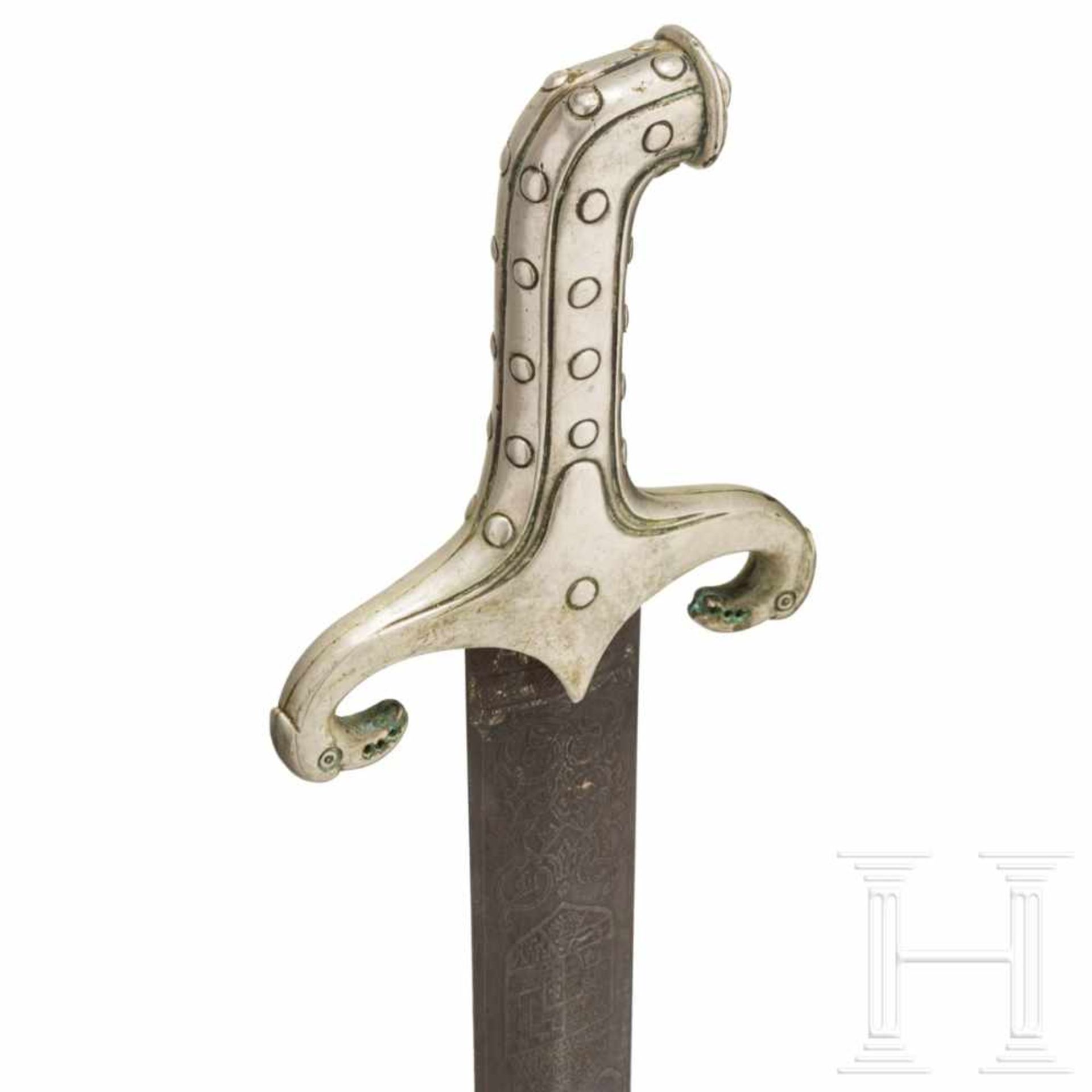 A guard sword M 1876 of the Hungarian crown guardGerade, zweischneidige Klinge (dunkle Patina) mit - Bild 3 aus 4