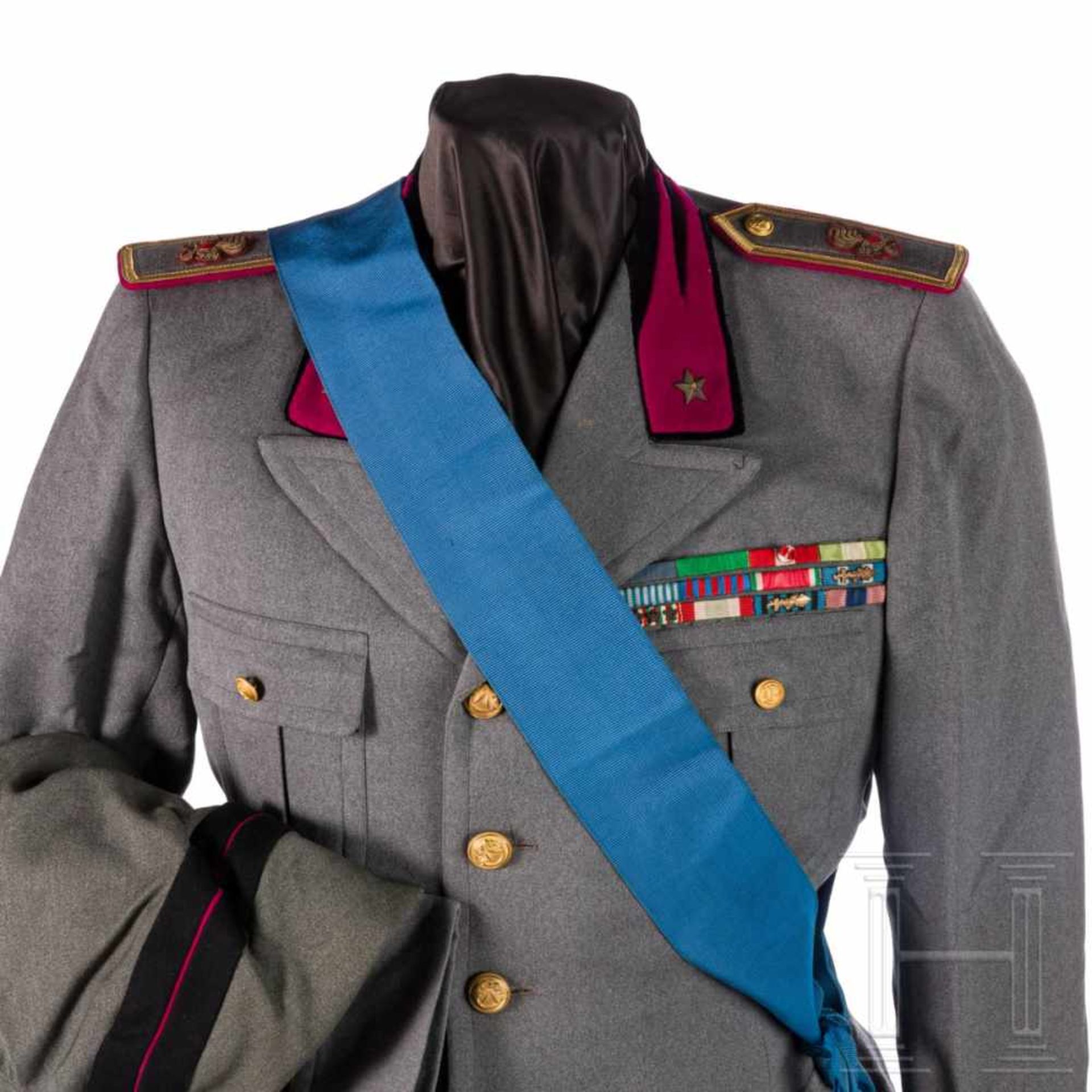 A uniform for a colonel commander of the Bersaglieri, before 1945Bersaglierihut mit Mohairbezug, - Bild 10 aus 14