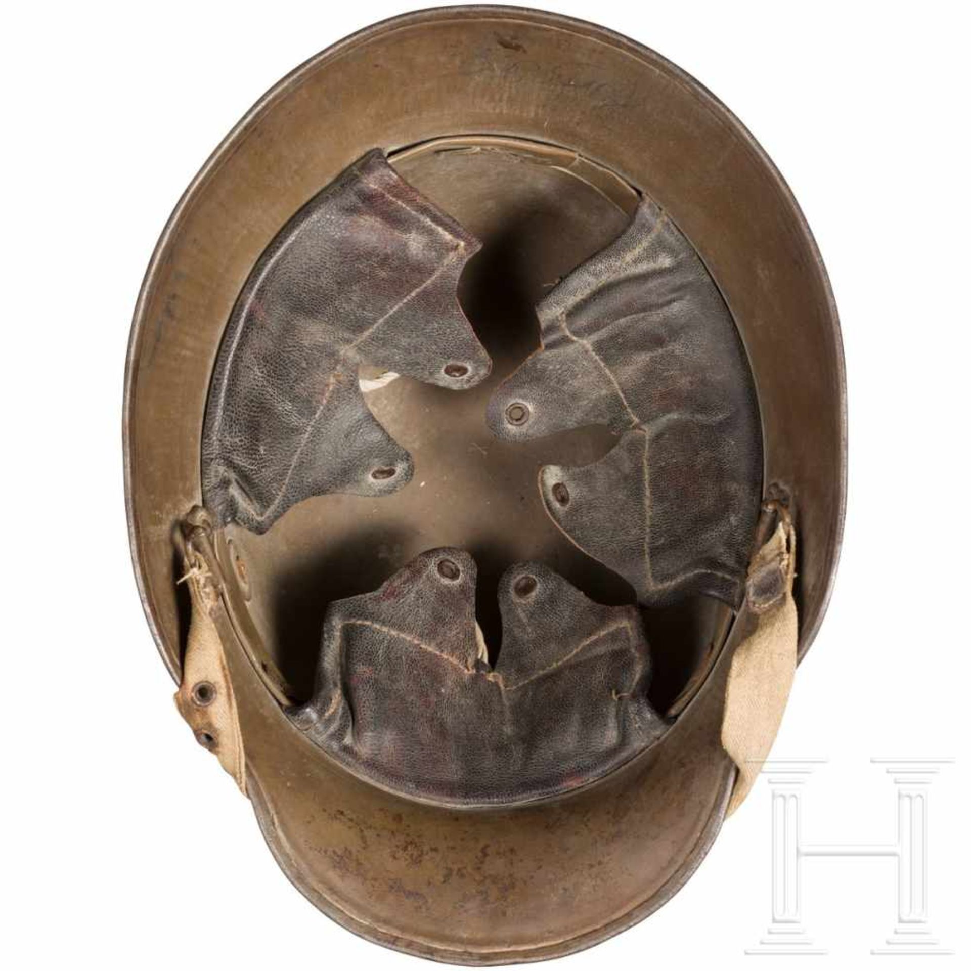 A steel helmet M 17Olivbraun lackierte Glocke, die Farbe nahezu vollständig erhalten, die - Bild 3 aus 3