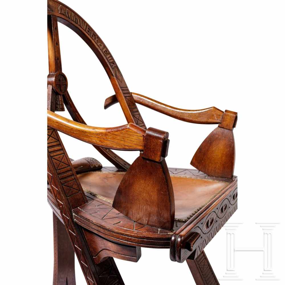 Two carved Russian armchairs in Russian style "Bow, Axes and Mittens", after the well-known model of - Image 5 of 6