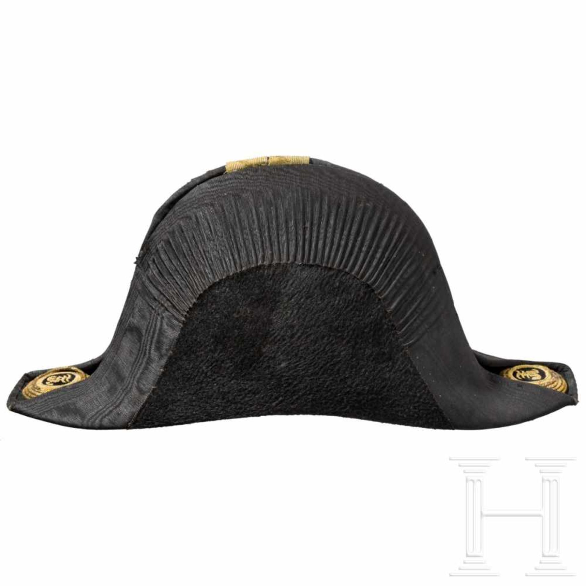 Bicorne for an officer of the k. u. k. navy, ca. 1900Korpus mit schwarzem Seidenmohair bezogen, - Bild 3 aus 4