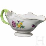 A hand-painted sauce boat, the Imperial Russian Porcelain Manufactory, circa 1780Weißes,