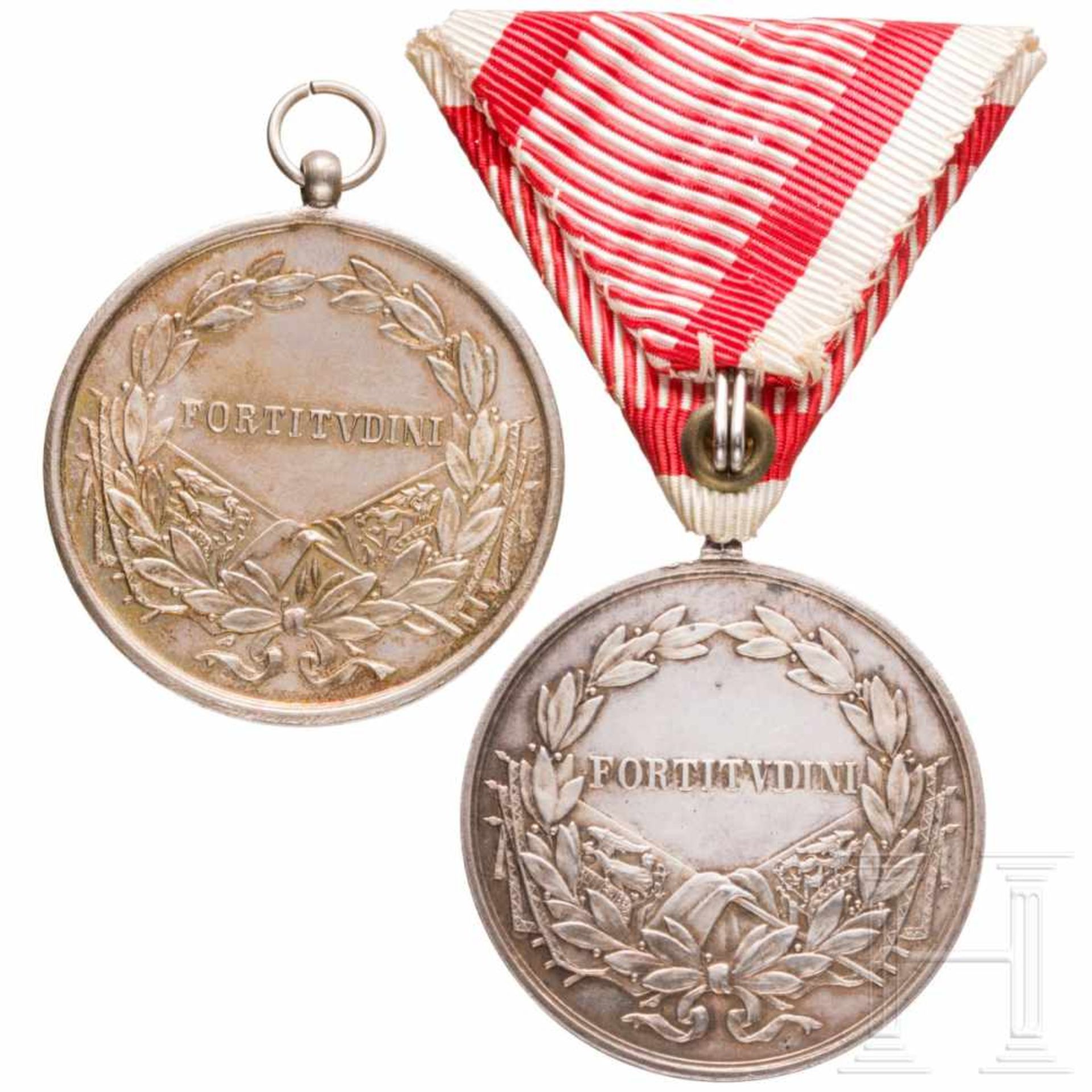 Medal of Bravery- two awardsSilberne Tapferkeitsmedaille für Offiziere unter Kaiser Karl I. mit - Bild 2 aus 2