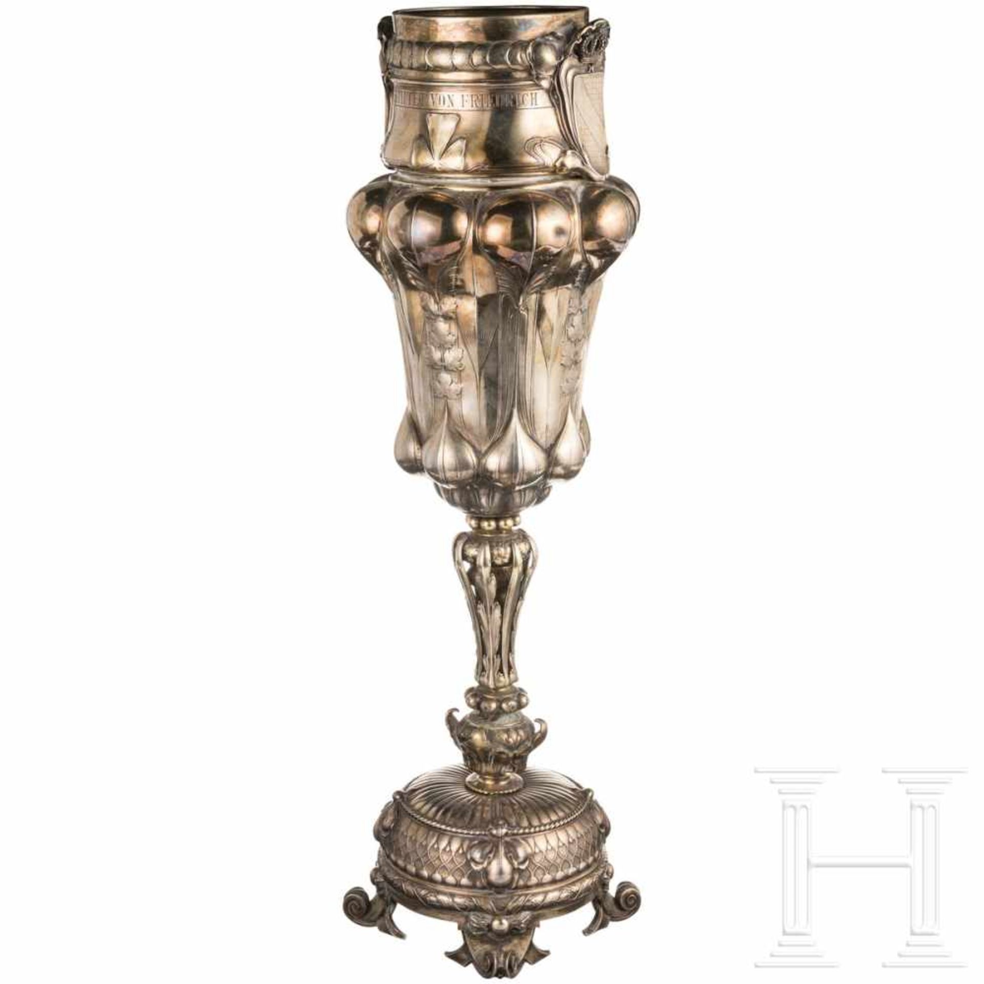 A large Art Nouveau trophy cup after a design by Hermann Götz, Baden, circa 1900Chased silver, - Bild 15 aus 15