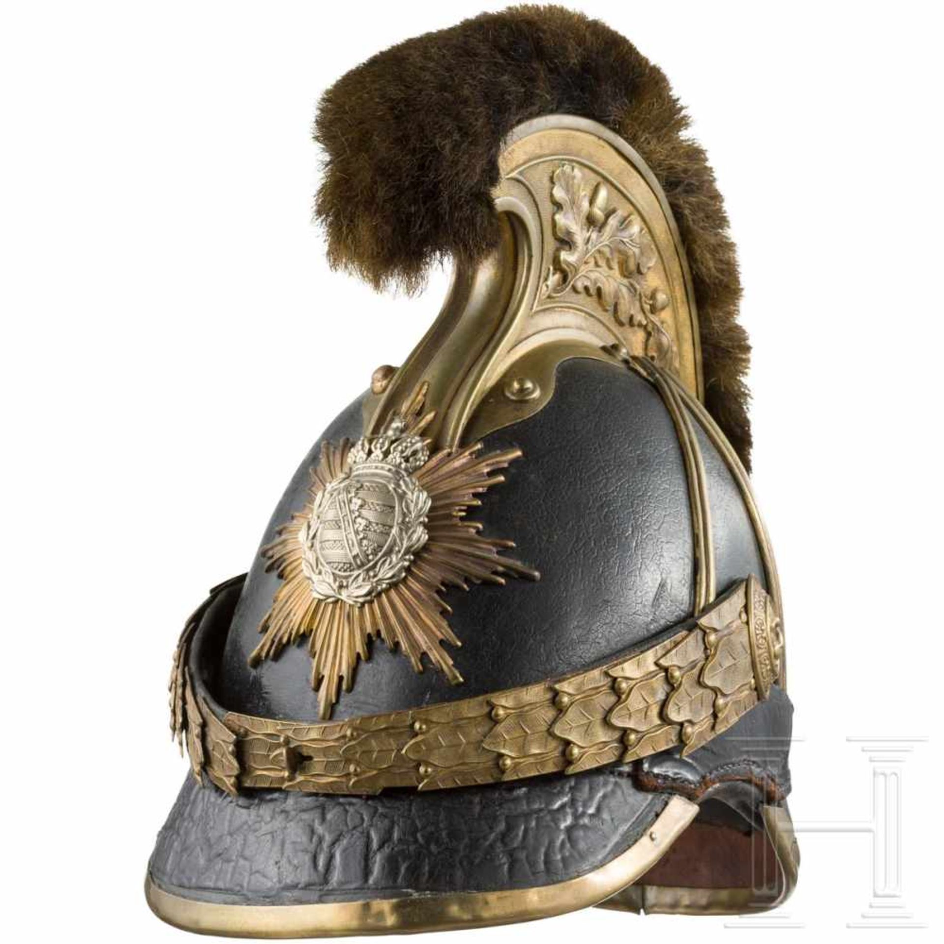 A helmet M 1867 for officers of the cavalry regimentsLederkorpus mit Messingbeschlägen.