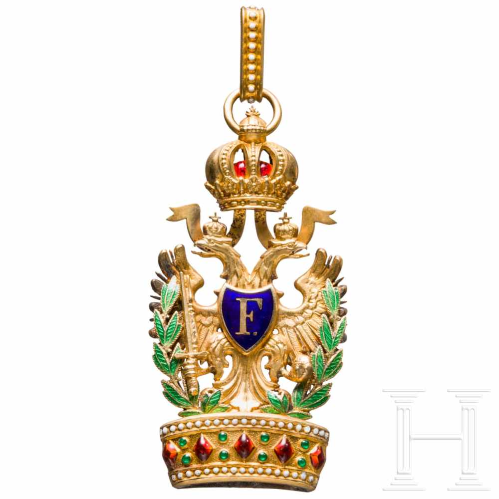 An Order of the Iron CrownIn Gold gefertigte Ordensdekoration der 3. Klasse mit der Kriegsdekoration