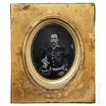 A daguerreotype of a Hanoverian soldier, mid 19th centuryVersilberte Metallplatte mit Halbfigur