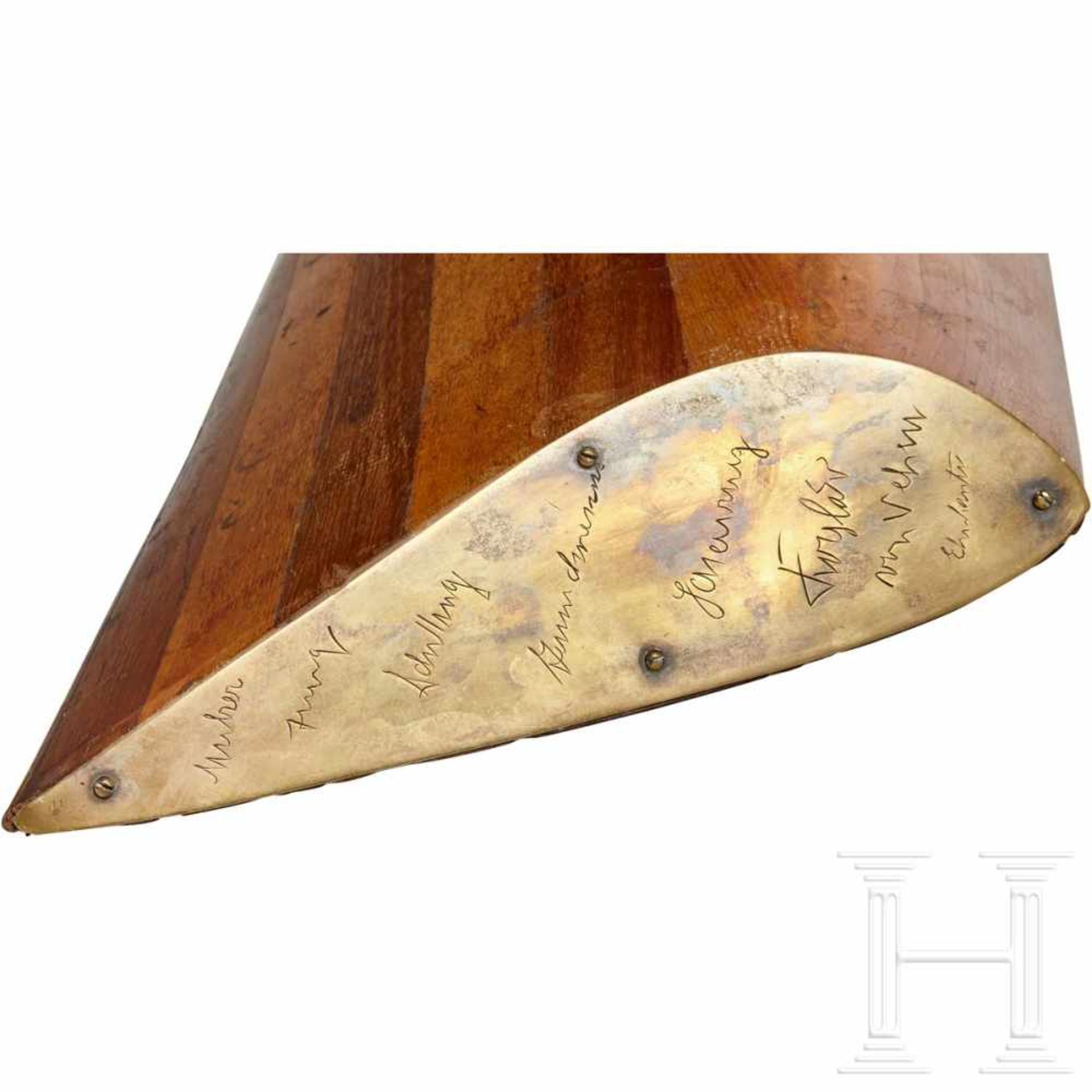 A hand-painted propeller fragmentSection of wooden propeller taken from a WWI aircraft, modified for - Bild 6 aus 6